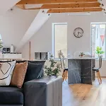 Danube Living Collection - Dachsberggasse - 90qm Altstadt-loft Mit Stadtblick Kremže