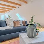 Danube Living Collection - Dachsberggasse - 90qm Altstadt-loft Mit Stadtblick Apartment *