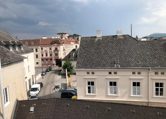 Danube Living Collection - Dachsberggasse - 90qm Altstadt-loft Mit Stadtblick