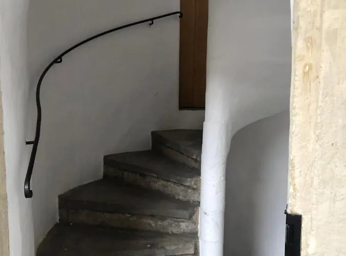 Danube Living Collection - Dachsberggasse - 90qm Altstadt-loft Mit Stadtblick Apartmán *