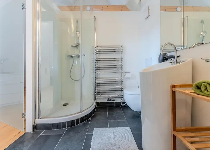 Danube Living Collection - Dachsberggasse - 90qm Altstadt-loft Mit Stadtblick Kremže