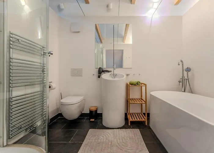 Danube Living Collection - Dachsberggasse - 90qm Altstadt-loft Mit Stadtblick Krems an der Donau